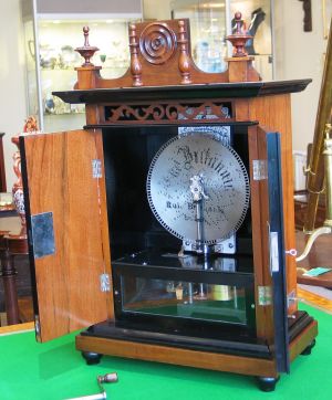 &#039;Smokers cabinet&#039; disc musical box